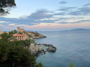 Villa Il Molinaccio con spiaggia privata e terrazza sul mare Talamone